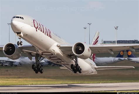 b777 300er qatar airways